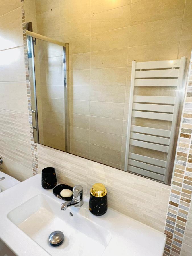 Jabeen'S House Bedroom 2 Безон Екстериор снимка
