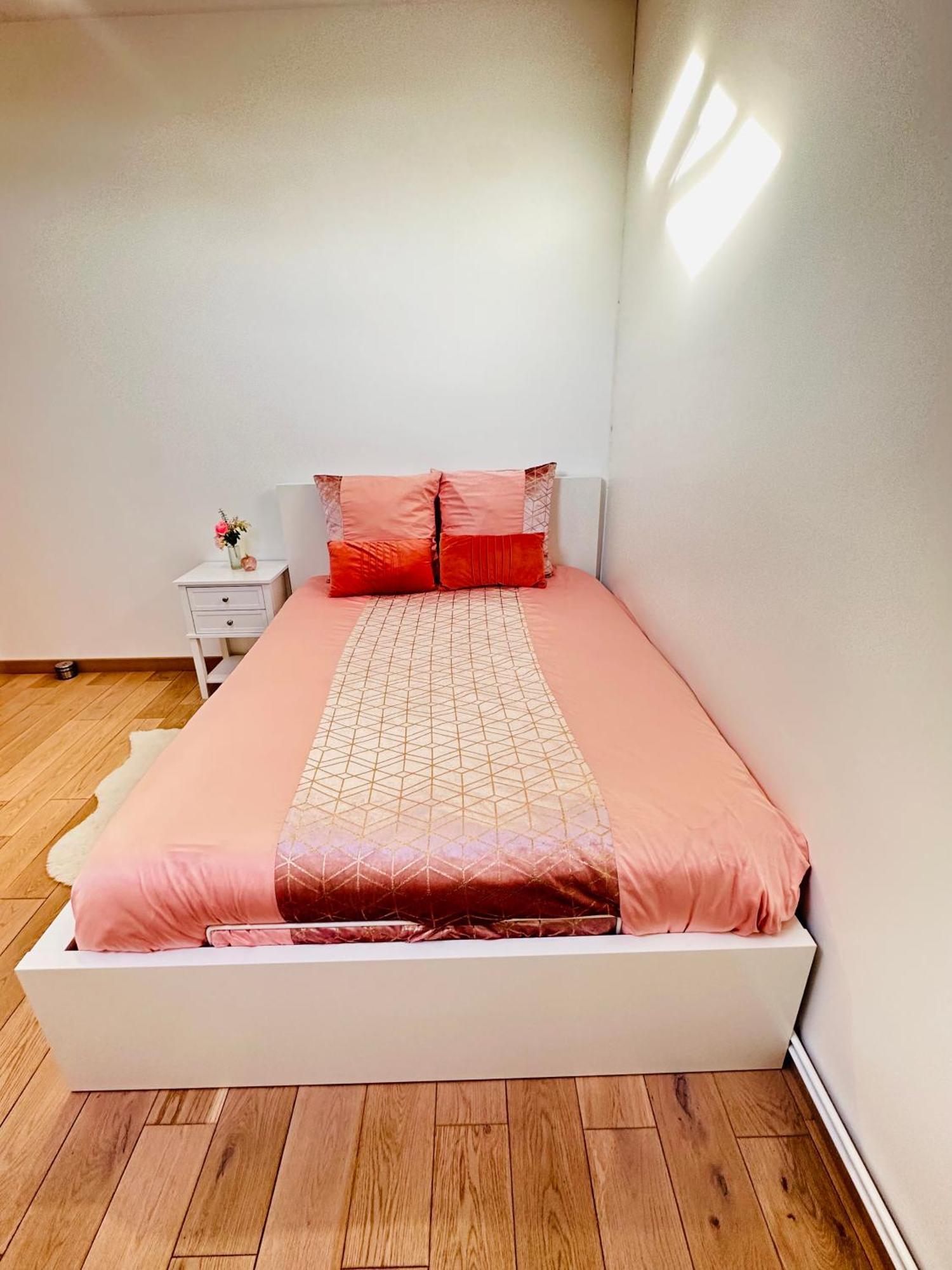 Jabeen'S House Bedroom 2 Безон Екстериор снимка